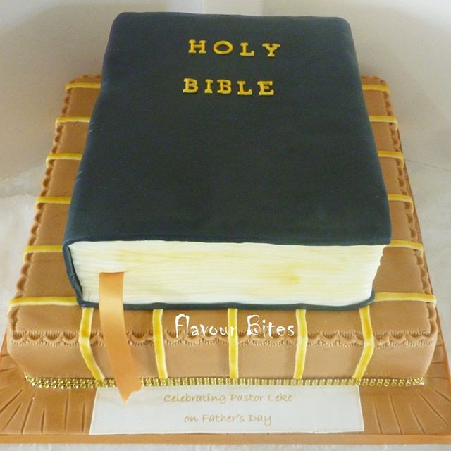 CUSTOMISED CAKES BY JEN: First holy Communion Bible Cake